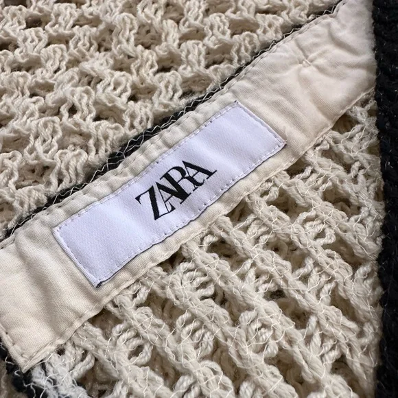 Zara Cream Crochet Knit Top with Black Trim - Picture 2 of 2